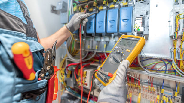 Best Licensed Electrician  in Alum Creek, WV